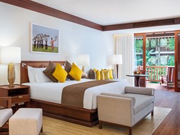 Pool Side Junior Suite 