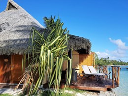 Lagoon Front Bungalow 