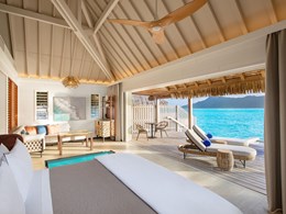 Lagoon Overwater Villa & Pool 