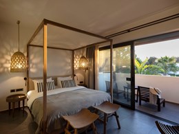 Tropical Zen Bungalow Suite 