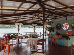 Le restaurant flottant Katonga