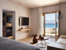 Superior Waterfront Bungalow