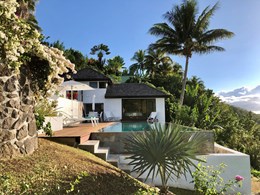Un hôtel niché sur les hauteurs