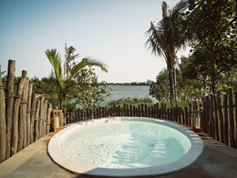 Votre jacuzzi dans la Honeymoon Pool Villa