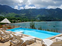 Vue de la piscine du Nuku Hiva by Pearl Resorts