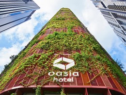 La surprenante façade végétale de l'Oasia Hotel Downtonwn