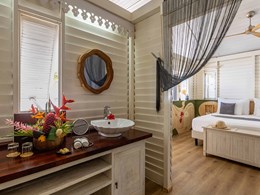 La salle de bain du bungalow de l'Opoa Beach Hôtel Raiatea