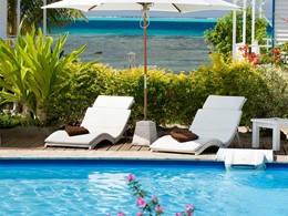Autre vue de la piscine de l'Opoa Beach Hotel 