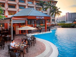 Blue Potato, le restaurant au bord de la piscine