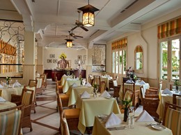 Le restaurant de l'hôtel Raffles Grand Hotel d'Angkor au Cambodge