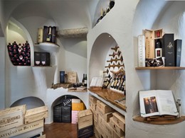 La cave à vin de l'hôtel Romazzino en Italie