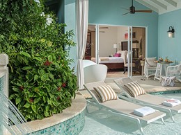 Beachfront Crystal Lagoon Swim-up Butler Room