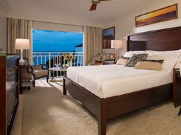 Honeymoon Luxury Oceanview Club Level