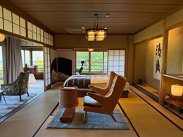 Chambre élégante au charme japonais