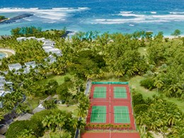 Plusieurs terrains de tennis au coeur des jardins 