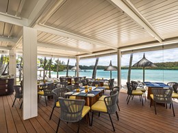 Cuisine internationale face au lagon au restaurant Grand Port
