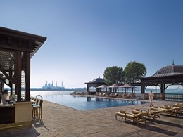 La superbe piscine du Shangri-La Hotel, Qaryat Al Beri