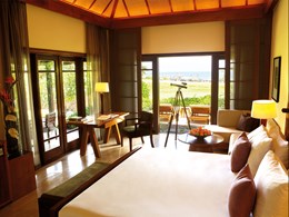 Beachfront Suite Pool Villa