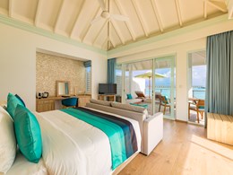 Three Bedroom Lagoon Villa with Pool and Slide 