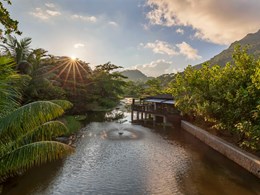 La vue sur le lagon depuis le restaurant Trader Vic's
