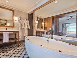 Executive Beach Front Suite