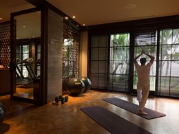 Yoga à l'hôtel The Legian situé à Bali