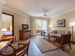 Colonial Garden View Senior Suite