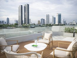 Terrasse et vue panoramique sur le fleuve