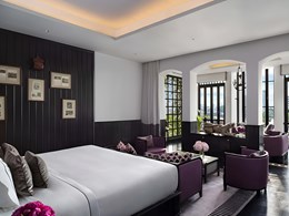 Premier River View Suite 