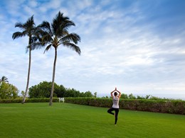 Séance de yoga dans le magnifique jardin du Westin