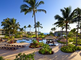 La superbe piscine du Westin Princeville à Hawaii