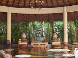 Le lobby de l'hôtel Viceroy Riviera Maya à Playa del Carmen