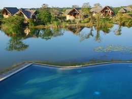 Autre vue de la piscine du Jetwing Vil Uyana