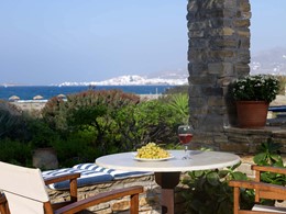 La terrasse d'une chambre du Villa Marandi Luxury Suites en Grèce