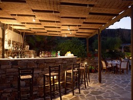 Le bar du Villa Marandi Luxury Suites en Grèce