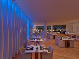 Le restaurant Wave du W Barcelone Hotel en Espagne