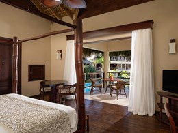 Junior Suite Pool View