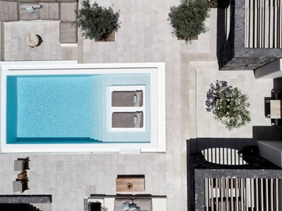 Vue aérienne de la piscine de l'Epitome Villa Pool Terrace