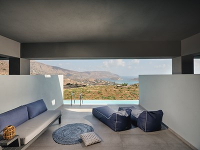 La Sapphire Zen Suite with Sharing Pool terrace