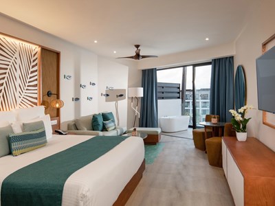 Preferred Club Junior Suite Tropical View