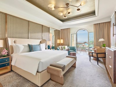 Deuxe Sea View Club