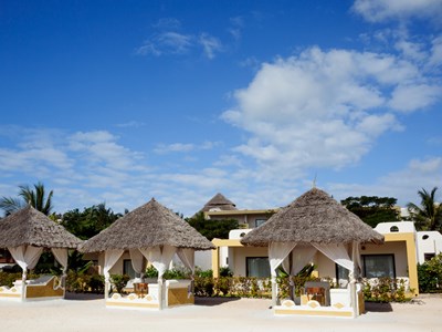 La Beach Suite With Pavillon, qui offre une terrasse privative sur la plage 