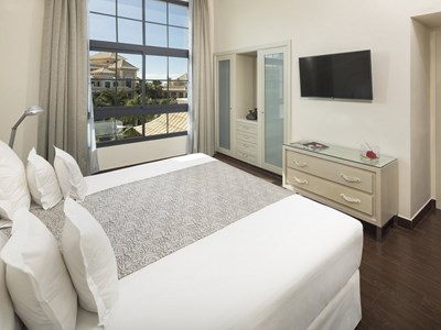 One Bedroom Master Suite Resort View