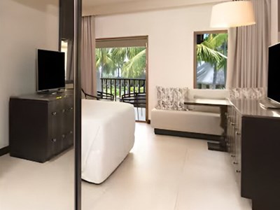 La Grand Deluxe Room Partial Seaview