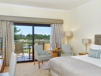 Classic Room Golf Side Garden View