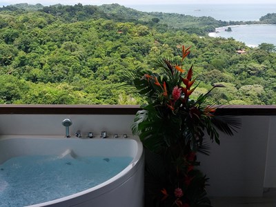 La Honeymoon Ocean View Suite