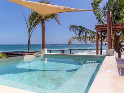 Beachfront Ground Level Suite with Plunge Pool 