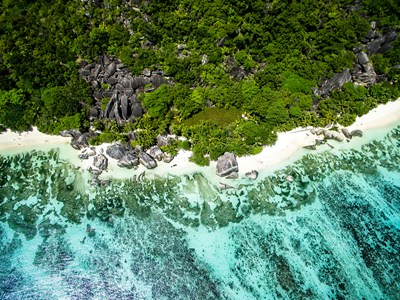 La Digue en bateau et à vélo