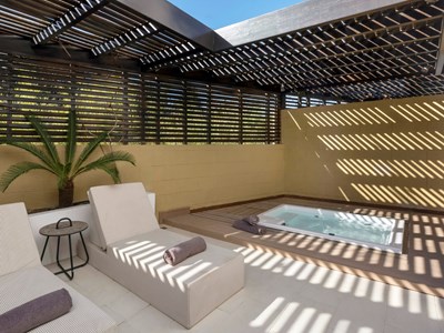 Ottoman Garden One Bedroom Suite With Jetted Tub