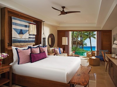 Preferred Club Junior Suite Swim Out Pool View